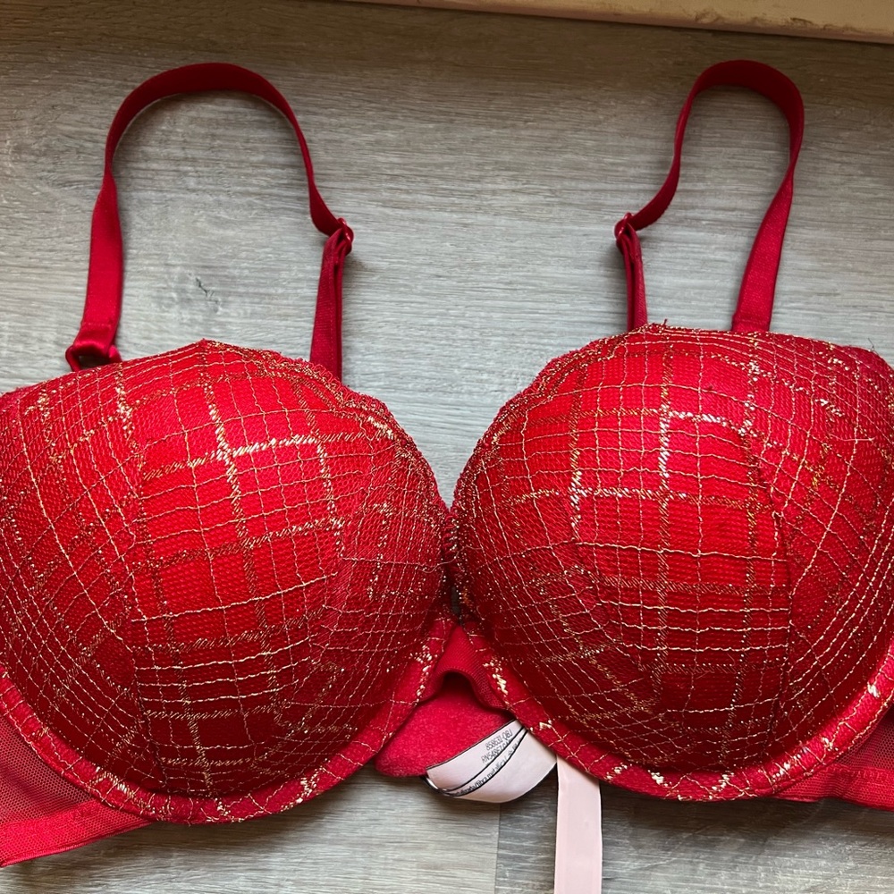 Victoria Secret Red Lace With Gold Metallic Design SZ 36C
